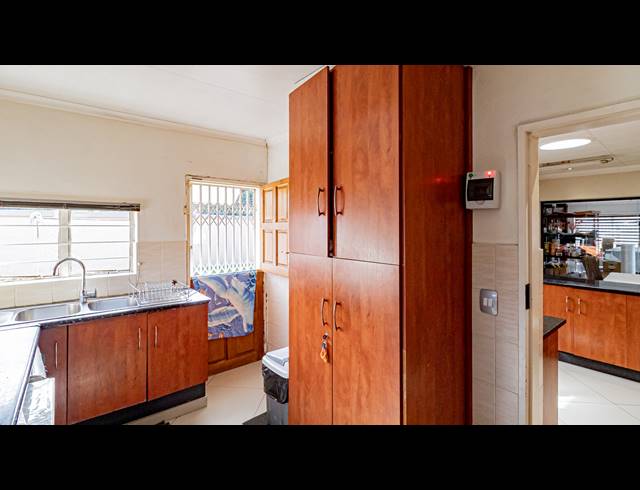 4 BEDROOM HOUSE FOR SALE IN MAYFIELD PARK